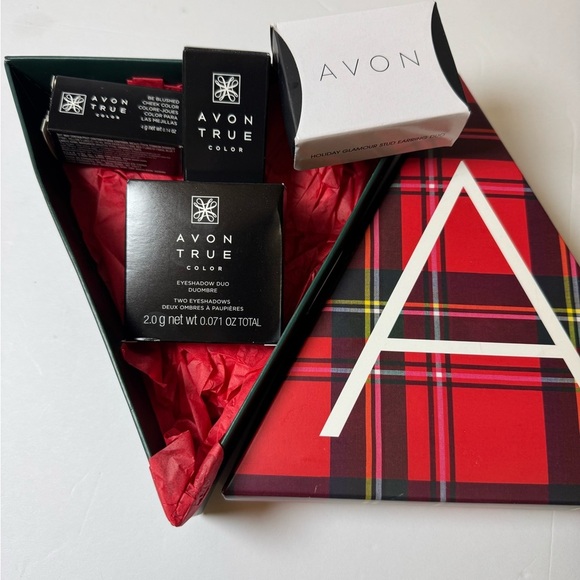 Avon True Color Holiday Box Gift Set 4 Piece New - Picture 1 of 7